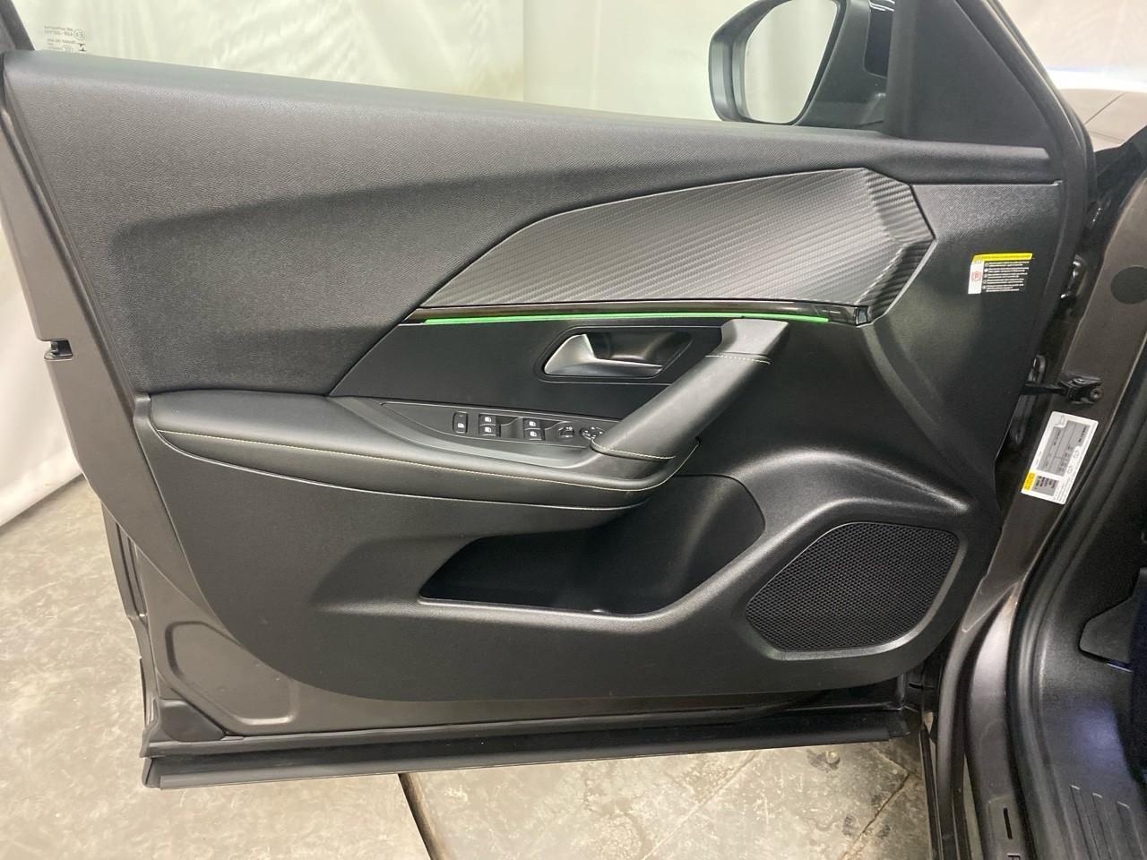 Peugeot 2008 puretech 130 s&s eat8 gt — photo 26
