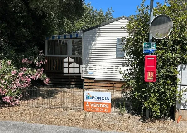 MOBIL HOME SUR PARCELLE 150M2 - DOMAINE AVEC PISCINE ET ACCUEIL - GRIMAUD