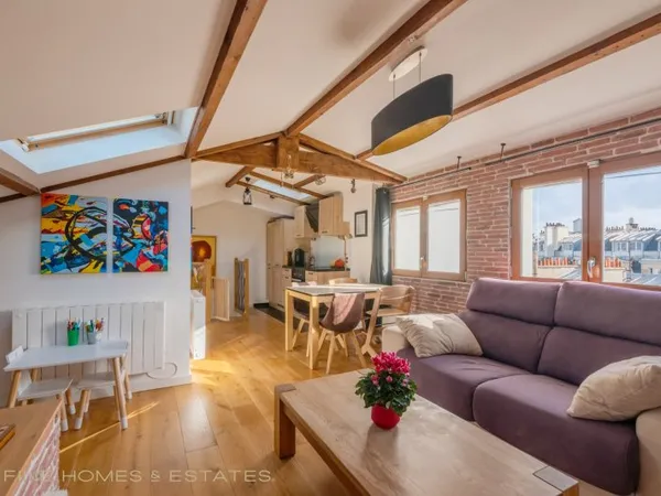 Rare : Charmant duplex au dernier étage avec ascenseur