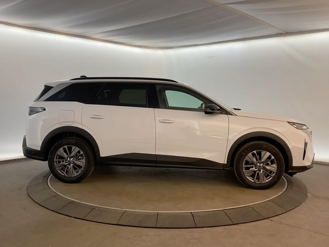 Peugeot 5008 hybrid 145 ch e-dcs6 allure — photo 4