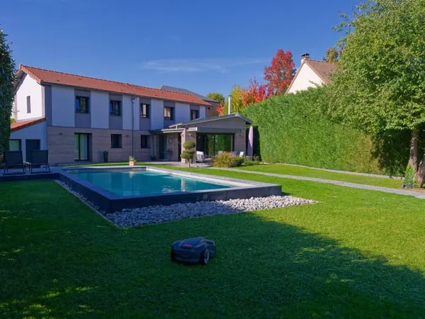 Maison 8 pièces 181 m²