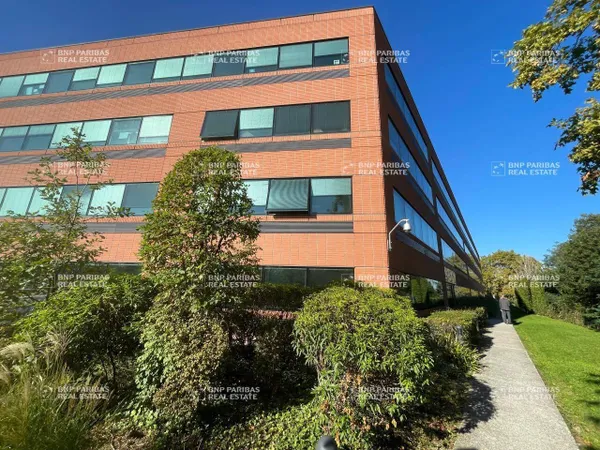 Bureau 2749 m²