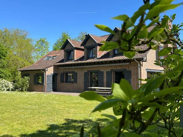 Maison 8 pièces 240 m²