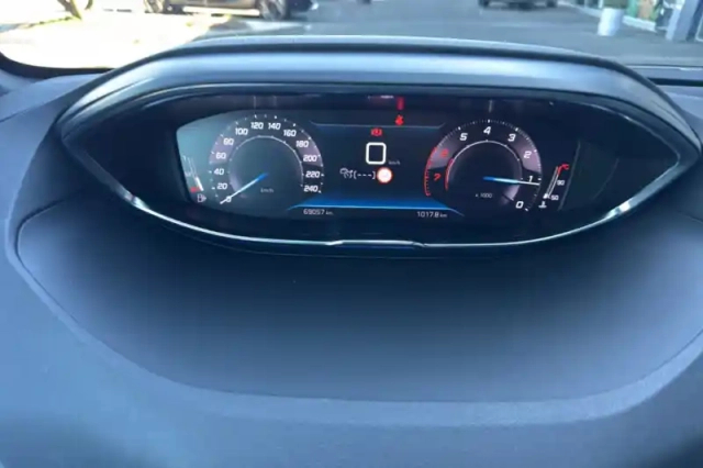 Peugeot 5008 puretech 130ch s&amp;s bvm6 — photo 18