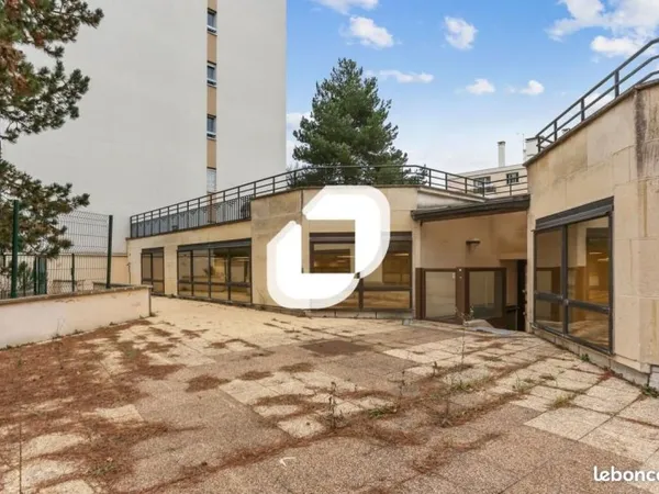 Bureau 1 418 m²