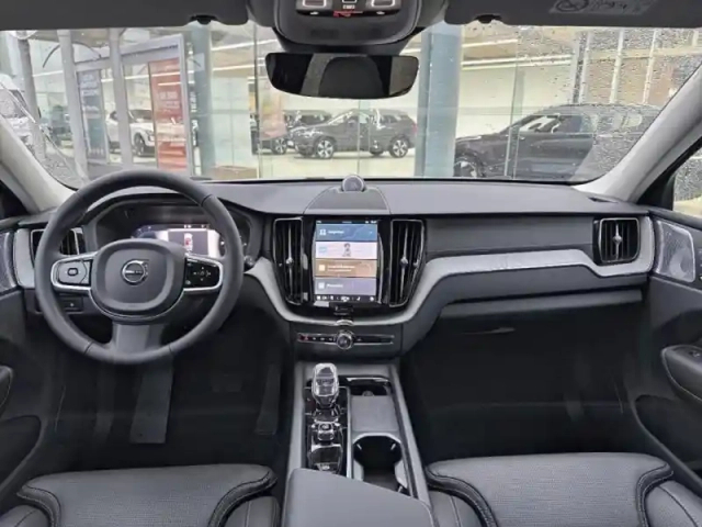 Volvo Xc60 t6 hybride rechargeable 350ch ultra style dark geartronic 8 awd — photo 3