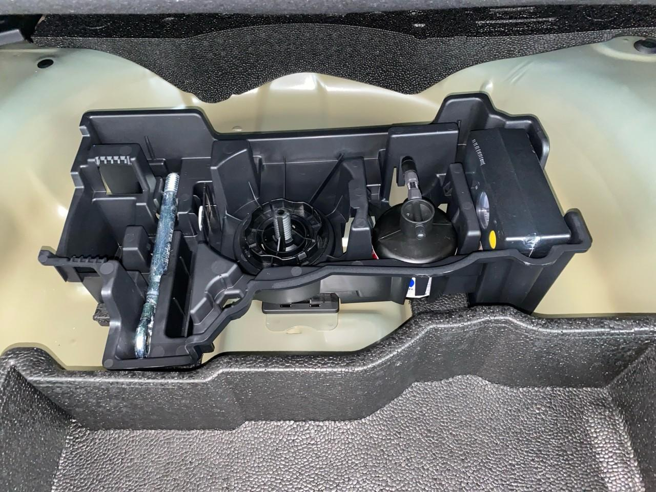 Peugeot 2008 hybrid 145 ch e-dcs6 allure — photo 12