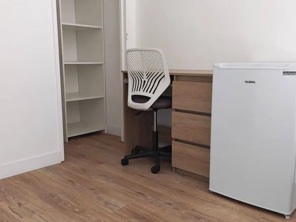 Appartement 4 pièces 12 m²