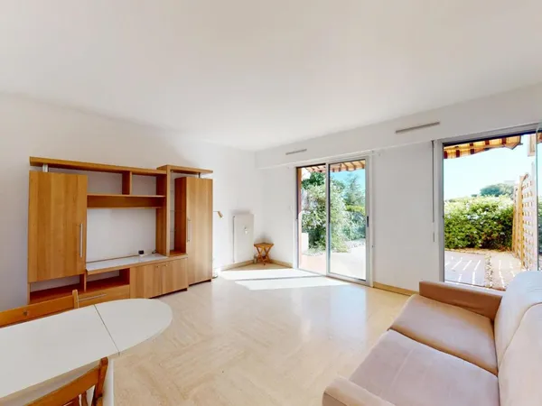 Nice Ouest - Studio - terrasse - Piscine