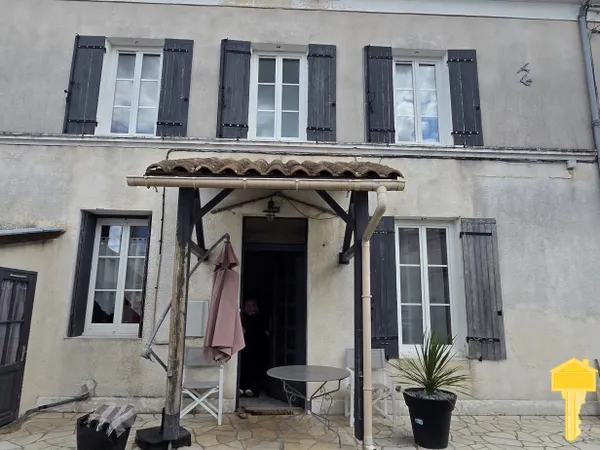 MAISON DE VILLE 81 M2, 2 CHAMBRES, JARDIN, GARAGE