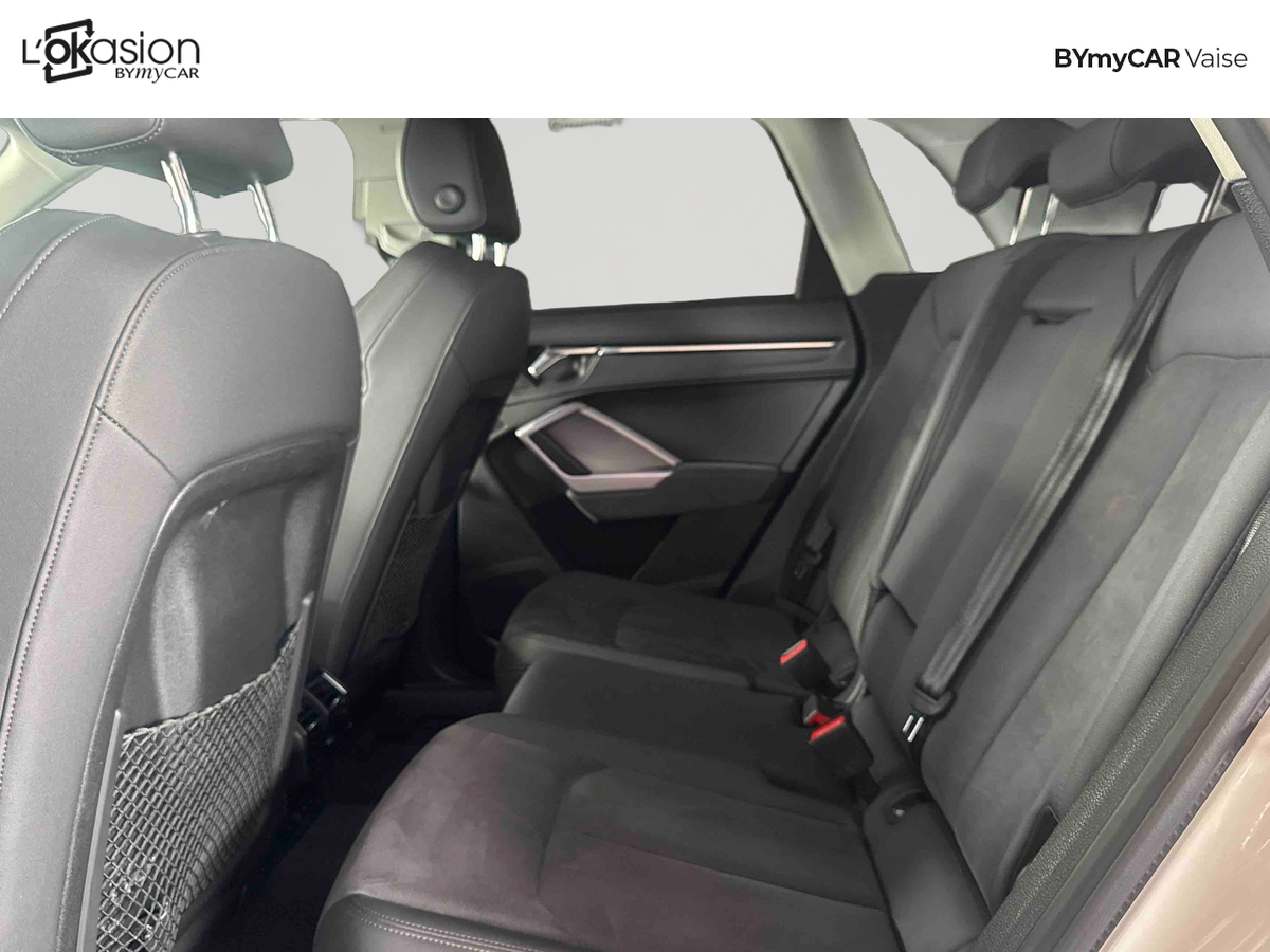 Audi Q3 35 TDI 150 ch S tronic 7 — photo 12