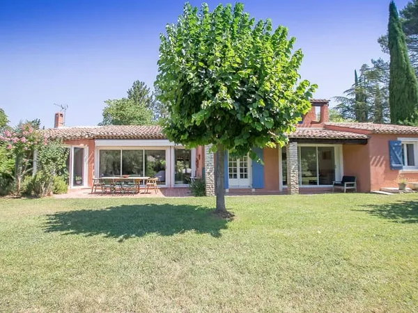 Maison 7 pièces 219 m²