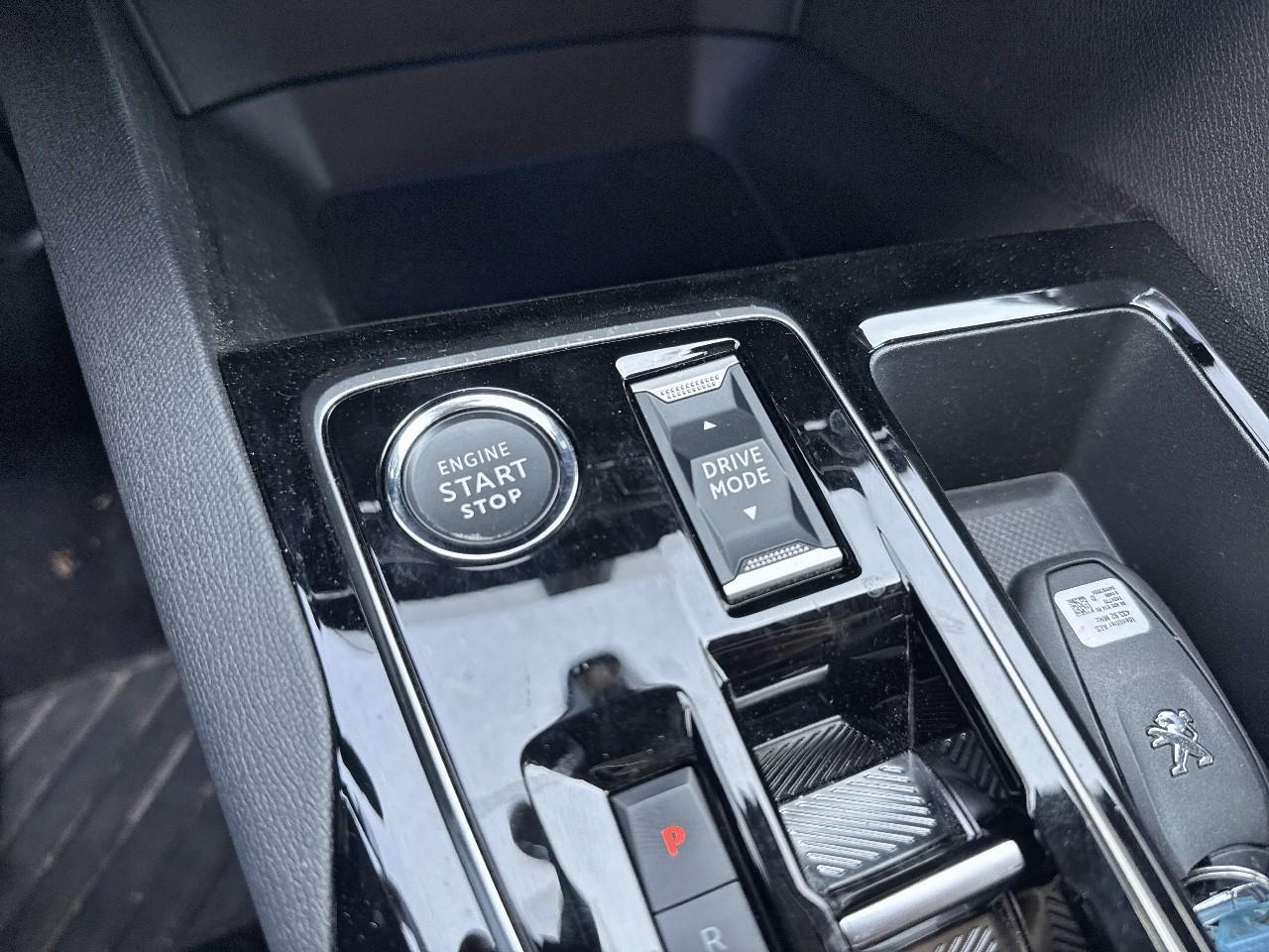 Peugeot 3008 hybrid 180 e-eat8 allure pack — photo 14