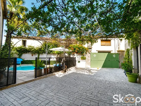 VENTE MAISON DE VILLAGE AVEC PISCINE ET GARAGE 5 PIECES ENTR