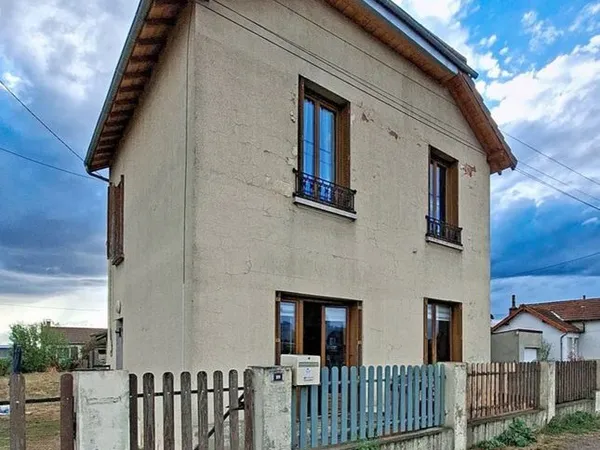 Maison 74m² - 2 chambres - terrain 540m2 - toiture refaite en 2025 - garage 2 voitures