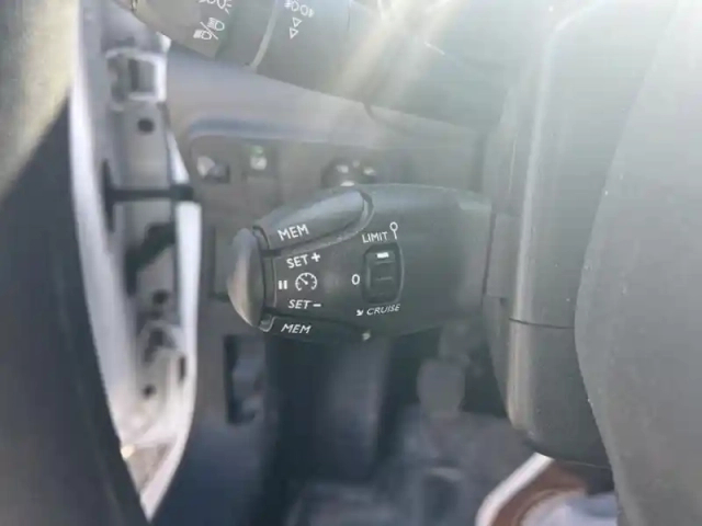 Citroën C3 puretech 82ch graphic s&amp;s e6.d-temp — photo 14