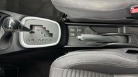Toyota Yaris 100h France 5p — photo 22