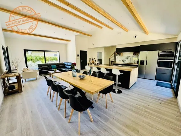 Maison 5 pièces 153 m²