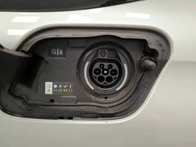 Peugeot 508 sw hybrid 225 e-eat8 — photo 38