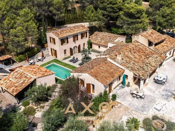 Maison 17 pièces 380 m²
