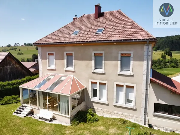 Bien rare aux Longevilles-Mont-d'Or: Maison familiale sur pl