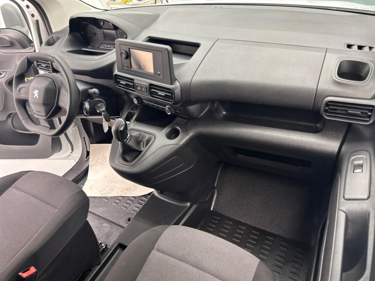 Peugeot Partner fourgon standard 650 kg bluehdi 75 bvm5 premium — photo 12