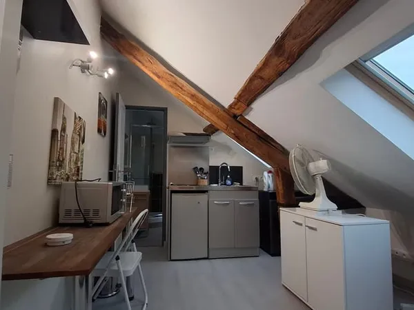 Studio 1 pièce 9 m²