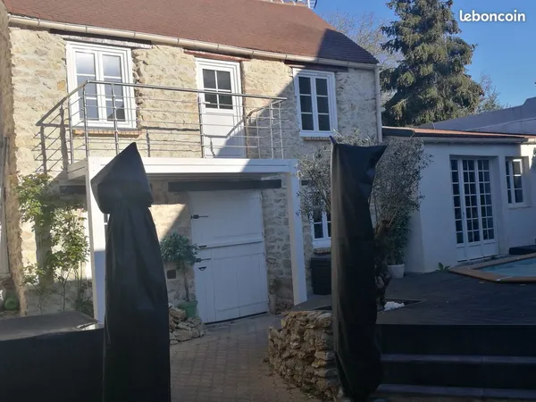 Coup de coeur assuré - Maison d'époque entièrement rénovée avec piscine, sauna et salle de sport