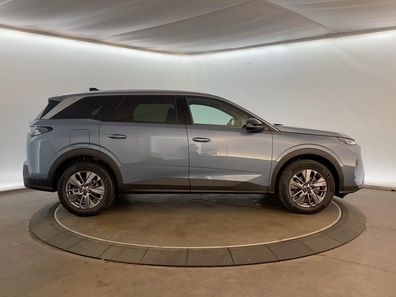 Peugeot 5008 hybrid 145 ch e-dcs6 allure — photo 4