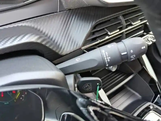Peugeot 208 hybrid 110 ch e-dcs6 — photo 13