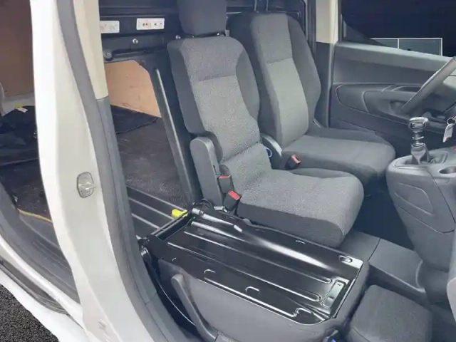 Opel Combo cargo xl 950 kg bluehdi 100 s&amp;s bvm6 — photo 18