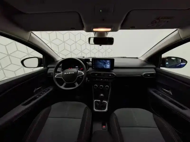 Dacia Sandero eco-g 100 — photo 31