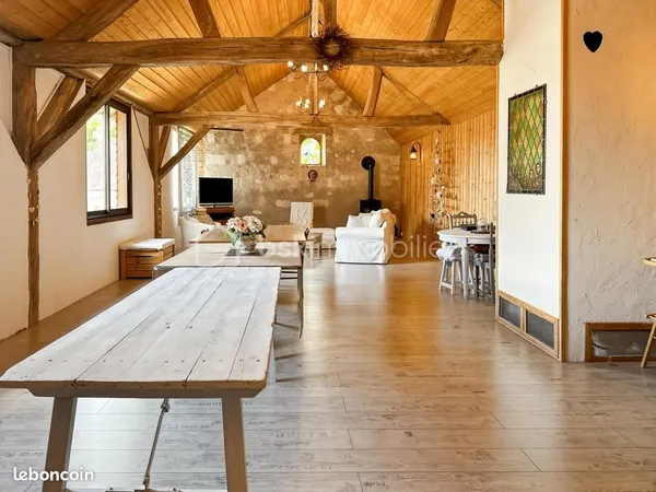 Maison 11 pièces 382 m²