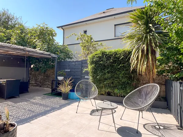 A VENDRE - Maison 6 pièces 5 chambres -TRELAZE- JARDIN et GARAGE