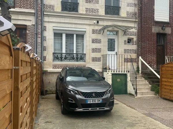 Charmante maison familiale à vendre dans quartier paisible