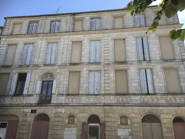 Immeuble 1200 m²
