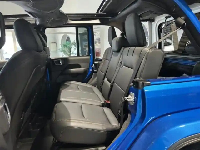 Jeep Wrangler unlimited 2.0 t 380ch 4xe sahara command trac — photo 12