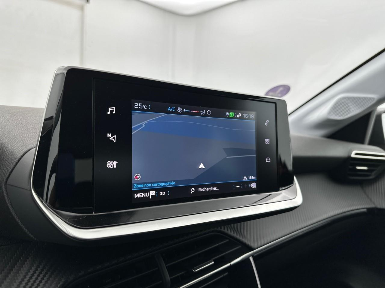 Peugeot 208 puretech 100 s&s bvm6 style — photo 10