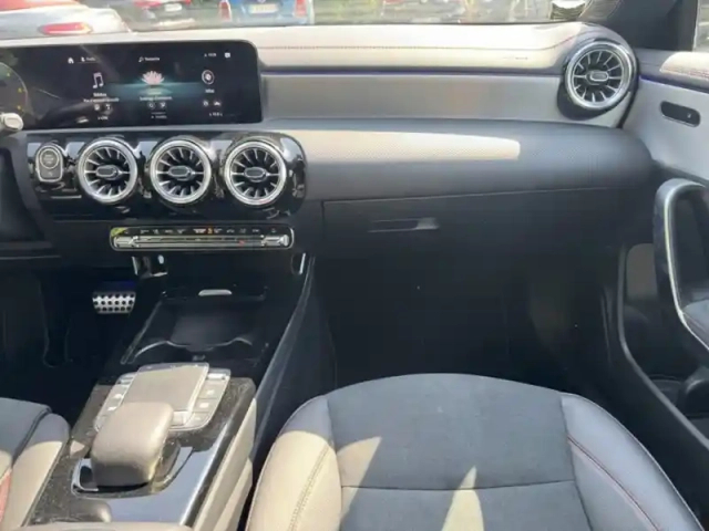 Mercedes Cla 200 d shooting brake amg l — photo 10