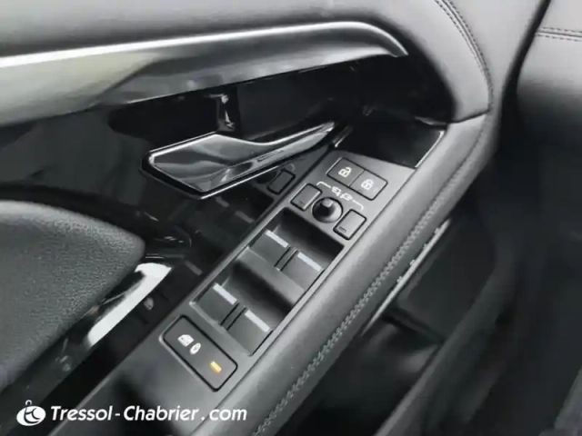 Land Rover Range Rover evoque mark iii p300e phev awd bva8 r-dynamic autobiography — photo 20