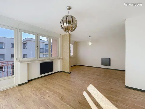 Appartement lumineux 3 pièces avec balcon
