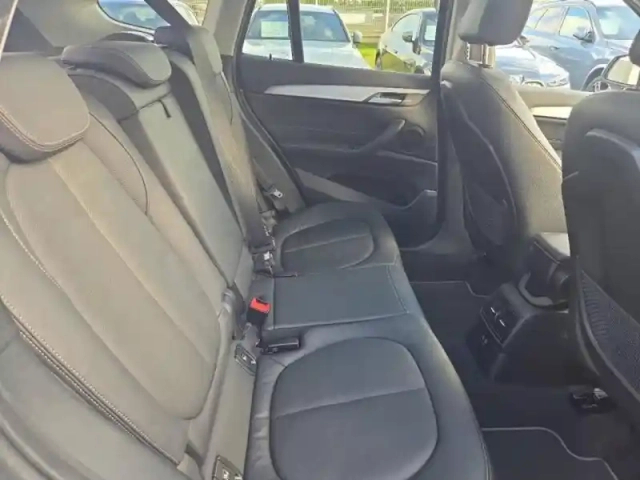 Bmw X1 sdrive18da 150ch xline — photo 15