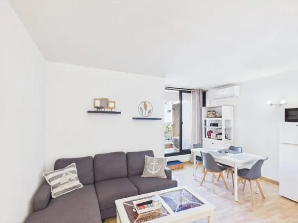 EXCLUSITE * GRUISSAN * APPARTEMENT DEUX CHAMBRES * BALCON * PARK