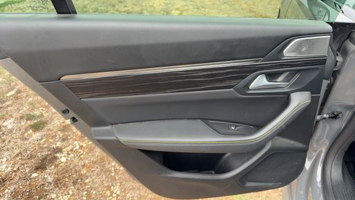 Peugeot 508 1.6 360 Hybride 200 4WD EAT8 - Peugeot Sport Engineered – 2021 – 101401 km – Hybride rechargeable – Boîte Automatique — photo 40