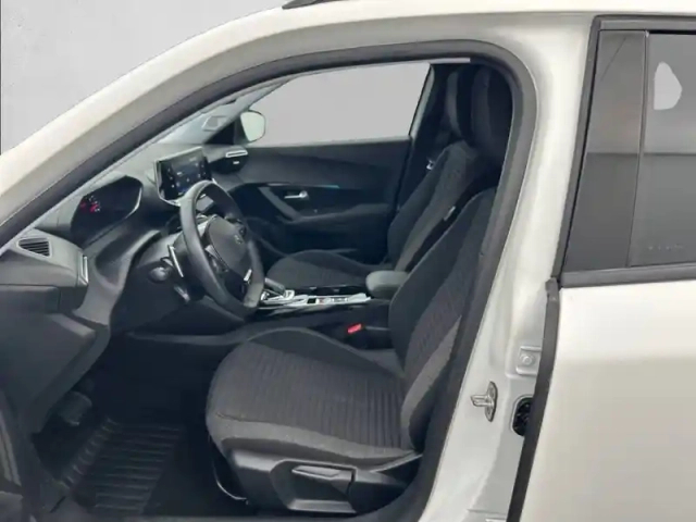 Peugeot 2008 puretech 130 s&amp;s eat8 — photo 11