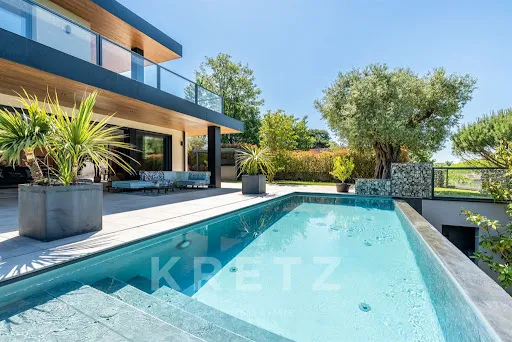 Maison 11 pièces 361 m²
