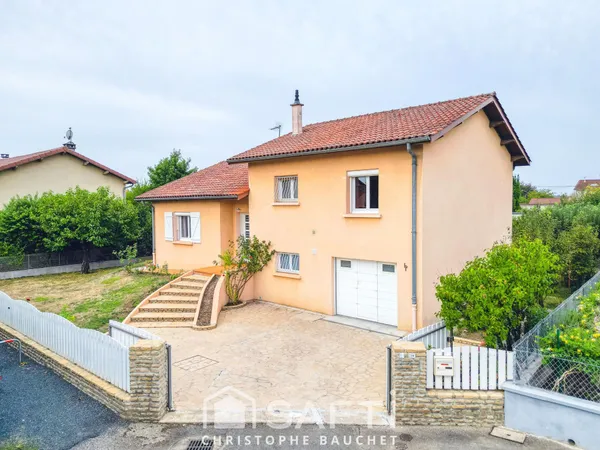 Maison familiale à Saint Denis lès Bourg