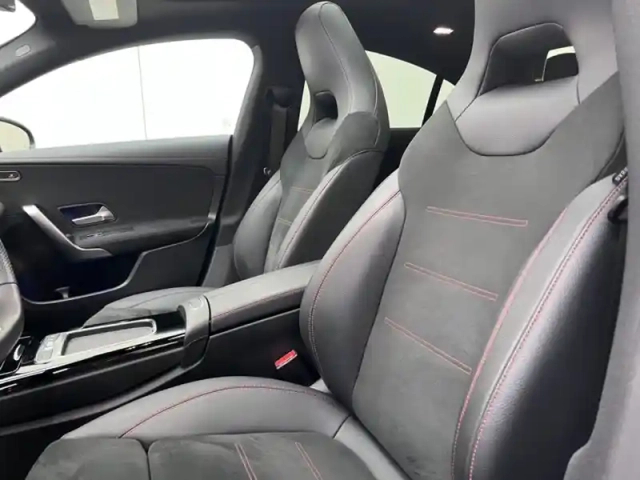 Mercedes Cla coupé 250 e hybrid eq amg line — photo 17