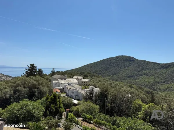 Villa 8 pièces 266 m²