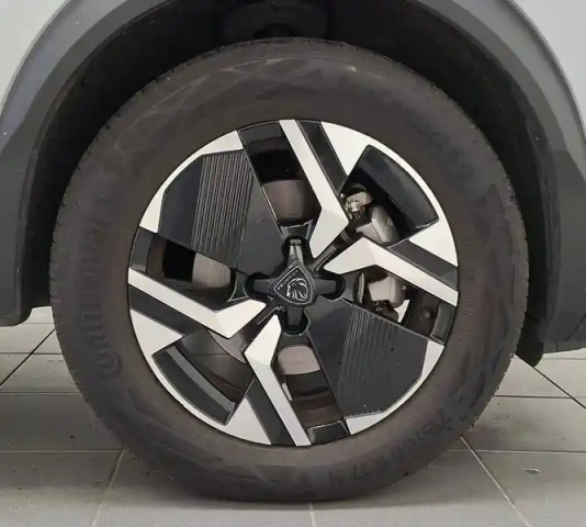Peugeot 2008 hybrid 136 e-dcs6 — photo 10